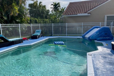 House in Boca Raton, Florida 5 bedrooms, 281.49 sq.m. № 2082126 - photo 3