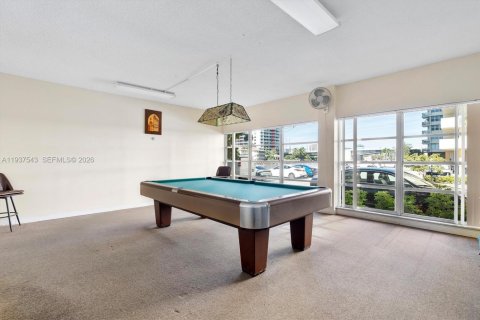 Купить кондоминиум в Халландейл-Бич, Флорида 2 спальни, 111.48м2, № 1997451 - фото 22
