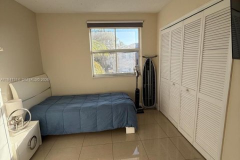 Copropriété à vendre à Miami, Floride: 3 chambres, 121.52 m2 № 1999268 - photo 14