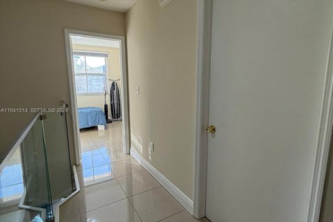 Copropriété à vendre à Miami, Floride: 3 chambres, 121.52 m2 № 1999268 - photo 11