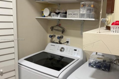 Copropriété à vendre à Miami, Floride: 3 chambres, 121.52 m2 № 1999268 - photo 23