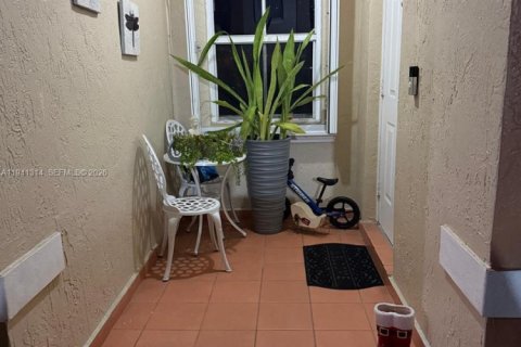 Copropriété à vendre à Miami, Floride: 3 chambres, 121.52 m2 № 1999268 - photo 7