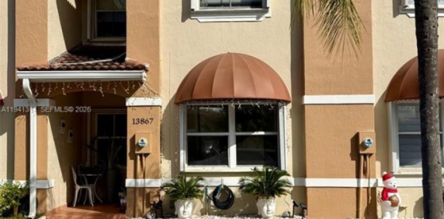 Condo à Miami, Floride, 3 chambres  № 1999268