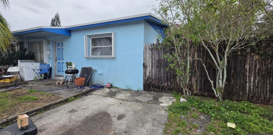 Дом в Майами-Гарденс, Флорида 3 спальни, 121.14м2 № 2055880