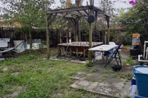 Купить виллу или дом в Майами-Гарденс, Флорида 3 спальни, 121.14м2, № 2055880 - фото 19