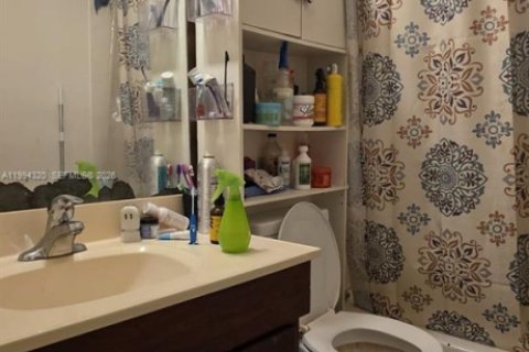 Купить виллу или дом в Майами-Гарденс, Флорида 3 спальни, 121.14м2, № 2055880 - фото 8