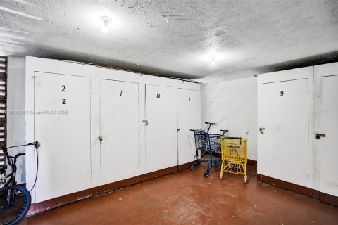 Снять в аренду кондоминиум в Холливуд, Флорида 2 спальни, 123.75м2, № 1944327 - фото 30