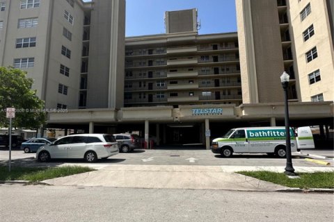 Снять в аренду кондоминиум в Холливуд, Флорида 2 спальни, 123.75м2, № 1944327 - фото 17