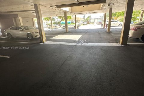 Снять в аренду кондоминиум в Холливуд, Флорида 2 спальни, 123.75м2, № 1944327 - фото 15