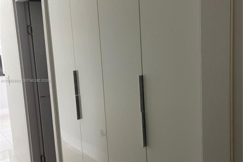 Propiedad comercial en alquiler en Miami, Florida, 1 dormitorio № 2055453 - foto 8