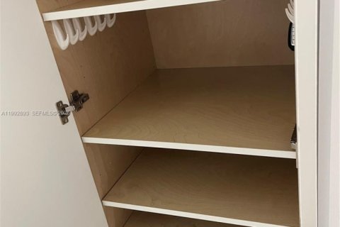 Propiedad comercial en alquiler en Miami, Florida, 1 dormitorio № 2055453 - foto 7