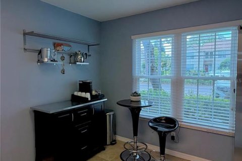 Townhouse in Palm Harbor, Florida 2 bedrooms, 110.55 sq.m. № 2226365 - photo 7