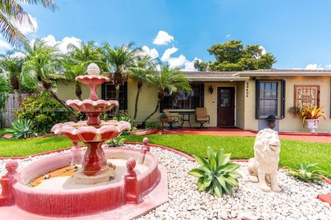 Casa en venta en Homestead, Florida, 4 dormitorios, 232.72 m2 № 1891329 - foto 2