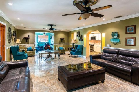 Casa en venta en Homestead, Florida, 4 dormitorios, 232.72 m2 № 1891329 - foto 28