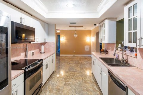 Casa en venta en Homestead, Florida, 4 dormitorios, 232.72 m2 № 1891329 - foto 6