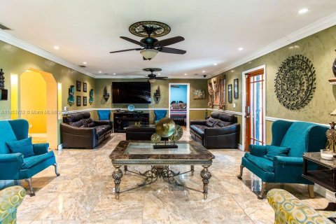 Casa en venta en Homestead, Florida, 4 dormitorios, 232.72 m2 № 1891329 - foto 8