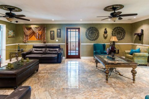 Casa en venta en Homestead, Florida, 4 dormitorios, 232.72 m2 № 1891329 - foto 7