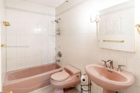 Casa en venta en Homestead, Florida, 4 dormitorios, 232.72 m2 № 1891329 - foto 17