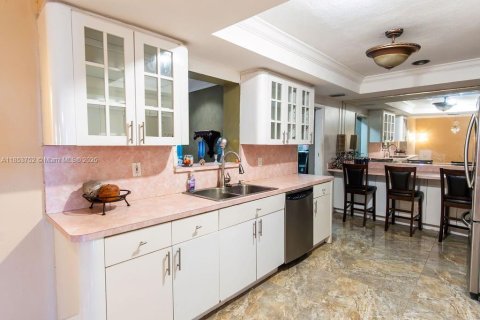 Casa en venta en Homestead, Florida, 4 dormitorios, 232.72 m2 № 1891329 - foto 3