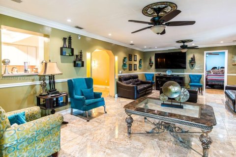 Casa en venta en Homestead, Florida, 4 dormitorios, 232.72 m2 № 1891329 - foto 9