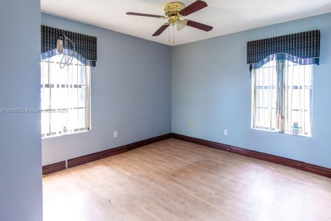 Casa en venta en Homestead, Florida, 4 dormitorios, 232.72 m2 № 1891329 - foto 18