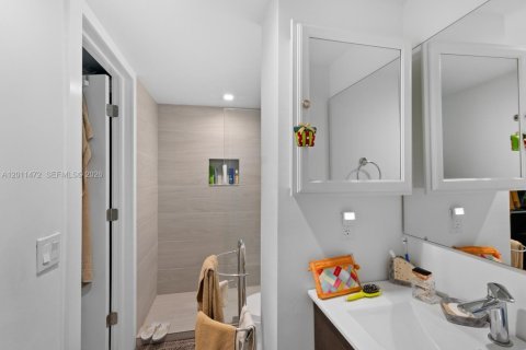 Condominio en venta en North Miami Beach, Florida, 1 dormitorio, 75.44 m2 № 2075267 - foto 7