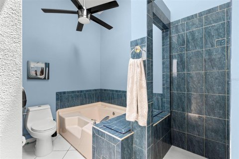 Townhouse in Saint Petersburg, Florida 2 bedrooms, 148.64 sq.m. № 2167424 - photo 23