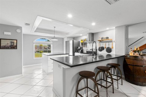 Townhouse in Saint Petersburg, Florida 2 bedrooms, 148.64 sq.m. № 2167424 - photo 7