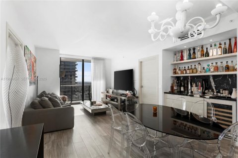 Condominio en alquiler en Miami, Florida, 2 dormitorios, 116.41 m2 № 2030219 - foto 6