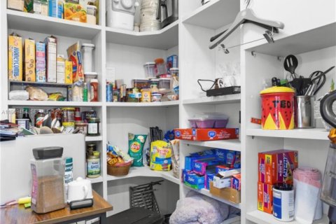 Condominio en alquiler en Miami, Florida, 2 dormitorios, 116.41 m2 № 2030219 - foto 25