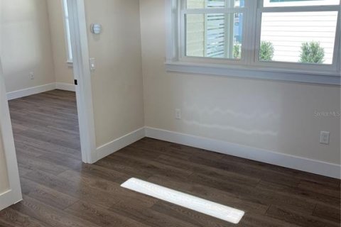 Villa ou maison à vendre à Oxford, Floride: 2 chambres, 71.72 m2 № 1514915 - photo 9