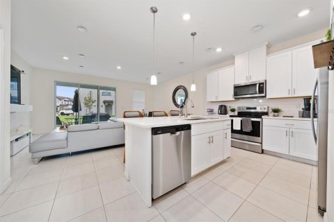 Adosado en venta en Kissimmee, Florida, 3 dormitorios, 142.51 m2 № 1900727 - foto 7
