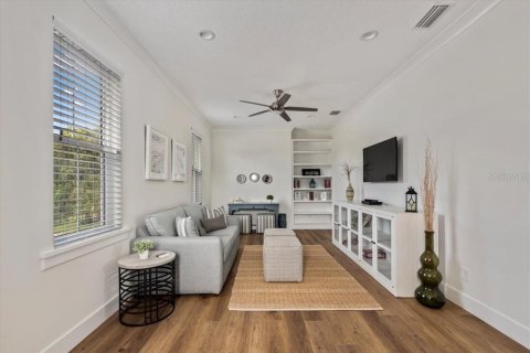 House in Winter Garden, Florida 5 bedrooms, 370.77 sq.m. № 1899823 - photo 15