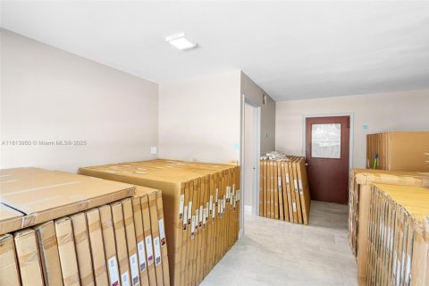 Commercial property in Oakland Park, Florida № 1942688 - photo 29