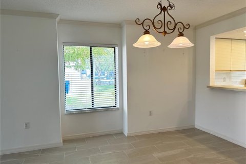 Copropriété à louer à Sarasota, Floride: 2 chambres, 118.36 m2 № 1680181 - photo 13