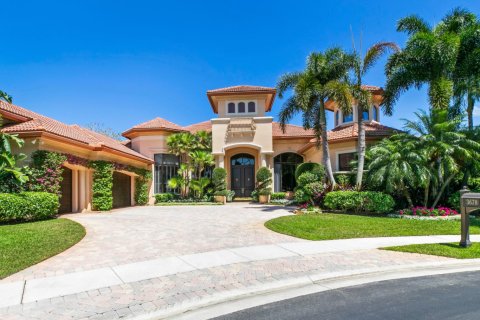 House in Wellington, Florida 4 bedrooms, 534.47 sq.m. № 1093929 - photo 1