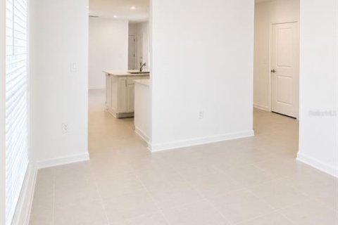 House in Clermont, Florida 3 bedrooms, 165.55 sq.m. № 2219397 - photo 7