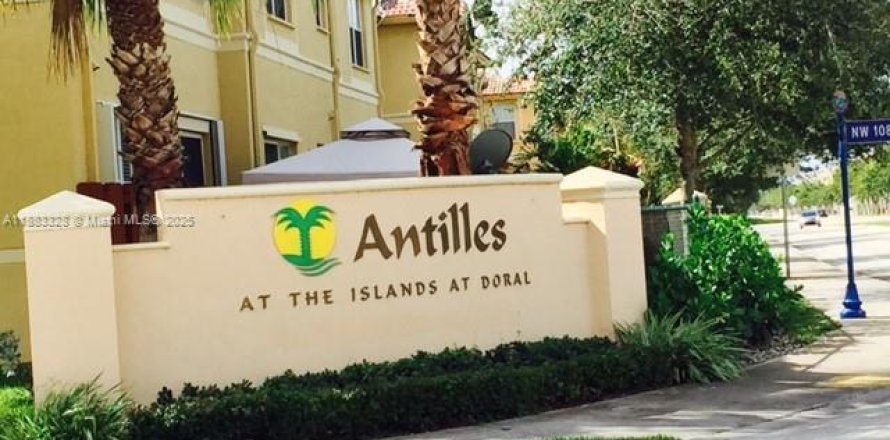 Таунхаус в Дорал, Флорида 4 спальни, 175.96м2 № 1929667