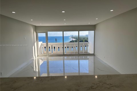 Снять в аренду кондоминиум в Форт-Лодердейл, Флорида 1 спальня, 83.61м2, № 2035028 - фото 12