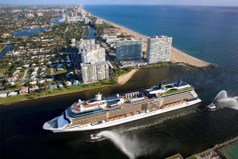 Снять в аренду кондоминиум в Форт-Лодердейл, Флорида 1 спальня, 83.61м2, № 2035028 - фото 6