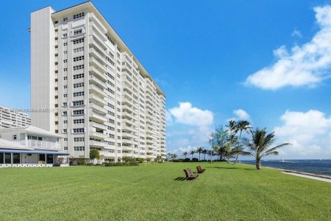 Кондоминиум с 1 спальней в Форт-Лодердейл, Флорида № 2035028