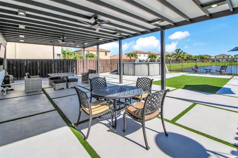 Casa en venta en Cutler Bay, Florida, 4 dormitorios, 237.55 m2 № 1975834 - foto 30