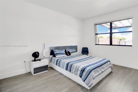 Casa en venta en Cutler Bay, Florida, 4 dormitorios, 237.55 m2 № 1975834 - foto 6