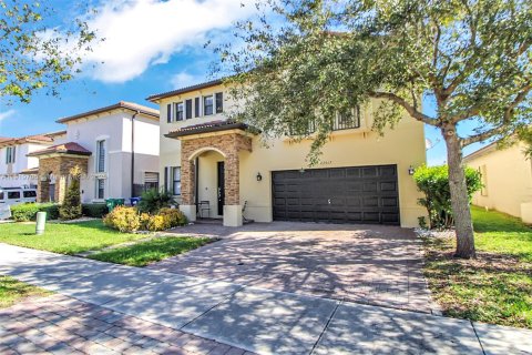 Casa en venta en Cutler Bay, Florida, 4 dormitorios, 237.55 m2 № 1975834 - foto 2