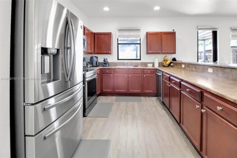 Casa en venta en Cutler Bay, Florida, 4 dormitorios, 237.55 m2 № 1975834 - foto 26