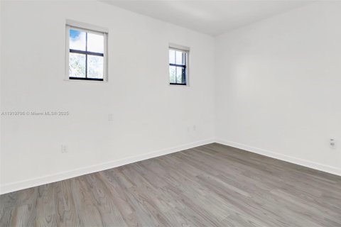 Casa en venta en Cutler Bay, Florida, 4 dormitorios, 237.55 m2 № 1975834 - foto 19