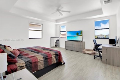 Casa en venta en Cutler Bay, Florida, 4 dormitorios, 237.55 m2 № 1975834 - foto 9