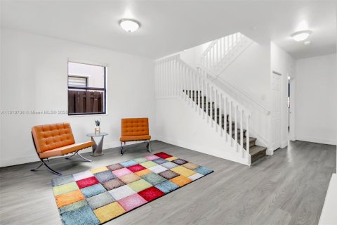 Casa en venta en Cutler Bay, Florida, 4 dormitorios, 237.55 m2 № 1975834 - foto 4