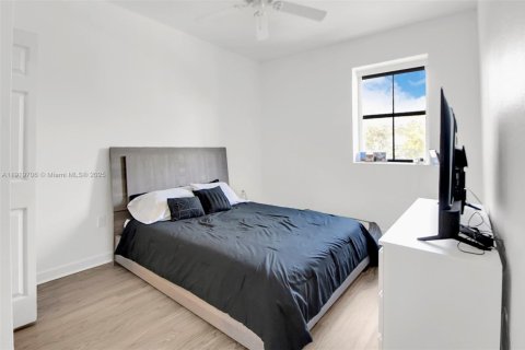 Casa en venta en Cutler Bay, Florida, 4 dormitorios, 237.55 m2 № 1975834 - foto 21