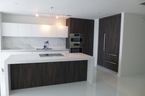 Condominio en alquiler en Miami, Florida, 3 dormitorios, 201.13 m2 № 1794305 - foto 23